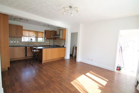 2 bedroom end of terrace house to rent, Ridgeview Close, Barnet, EN5