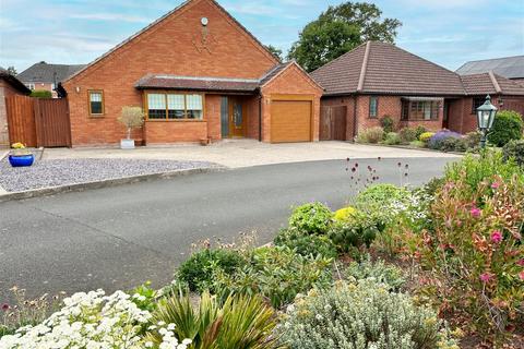 3 bedroom detached bungalow for sale - Shawhurst Gardens, Hollywood, B47 5JQ