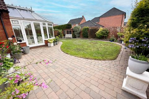 3 bedroom detached bungalow for sale, Shawhurst Gardens, Hollywood, B47 5JQ