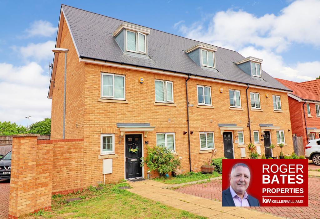 Warwick Crescent, Dunton Fields, Laindon, Basildon, Essex SS15 4 bed