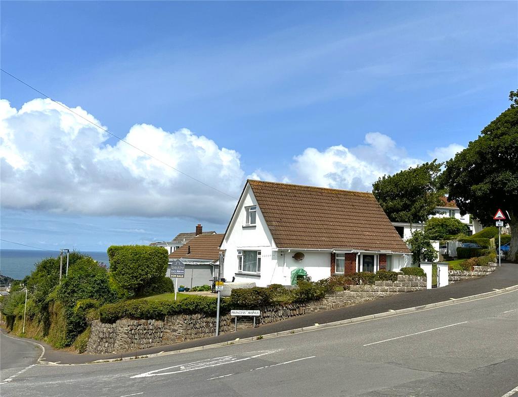 Marlborough Close, North Devon, EX34 3 bed detached house