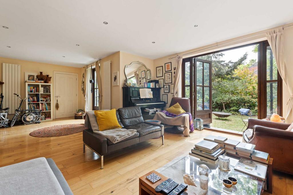 Oaks Pavilion Mews, Oaks Avenue, SE19 5 bed detached house for sale £