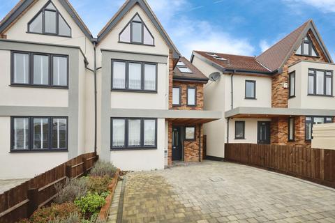 4 bedroom semi-detached house for sale, Picketts Avenue, Leigh-on-sea, SS9