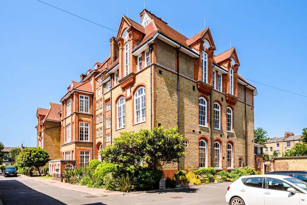 Lansdowne Drive, London E8 1 bed apartment for sale £565,000