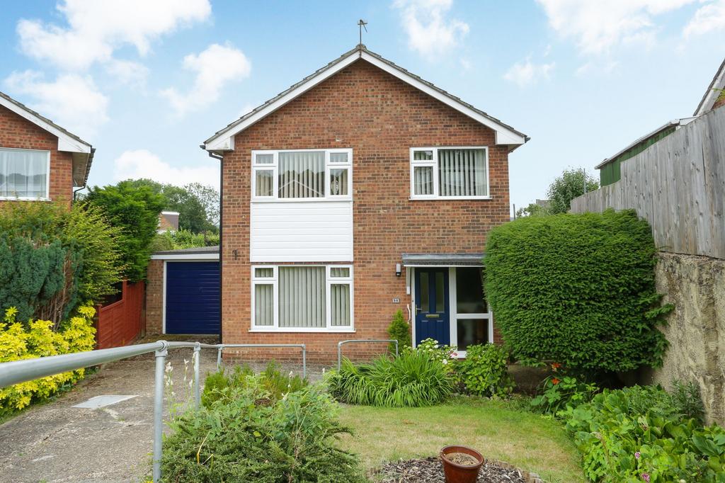 Cedar Road, Sturry, CT2 4 bed detached house for sale £300,000