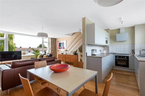 18 Brenchley Close, Bromley, BR2 9DR