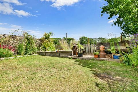 16 Chilton Close, Alfold, Cranleigh, GU6 8HB