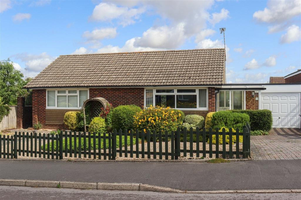Elm Road, Alresford 3 bed detached bungalow for sale £575,000