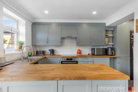 37 Limes Road, Cheshunt, Waltham Cross, EN8 8TJ