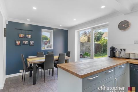 37 Limes Road, Cheshunt, Waltham Cross, EN8 8TJ