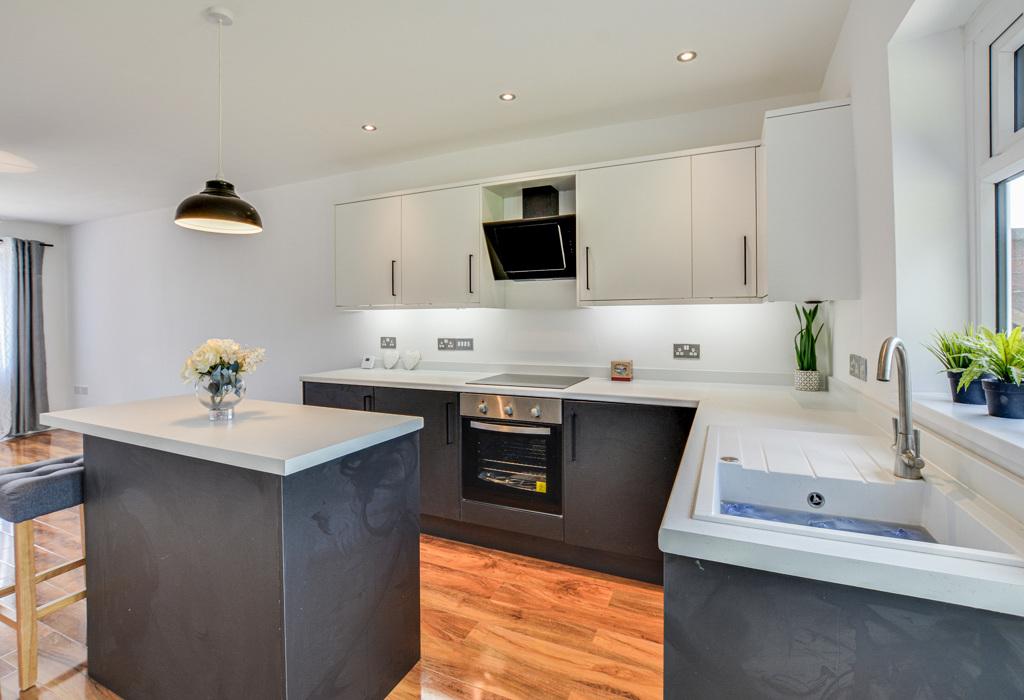Moor Avenue, Penwortham, Preston, Lancashire 2 bed semidetached house