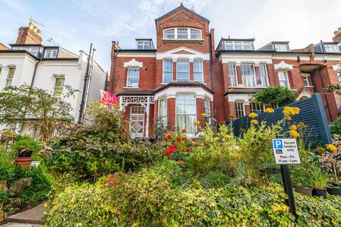 3 bedroom flat for sale, Church Crescent, Muswell Hill
