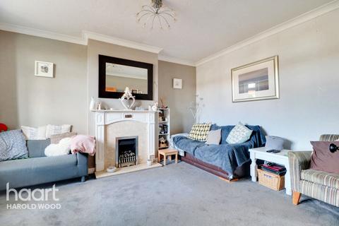 149 Straight Road, Romford, RM3 7JJ
