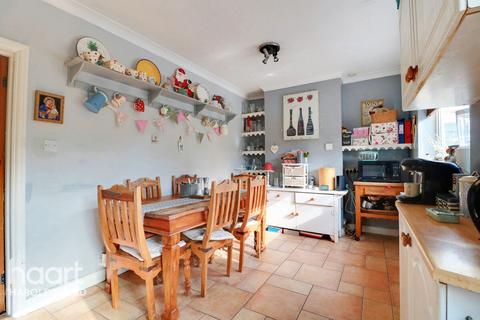 149 Straight Road, Romford, RM3 7JJ