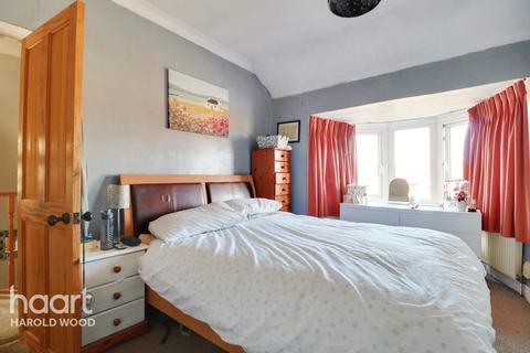 149 Straight Road, Romford, RM3 7JJ