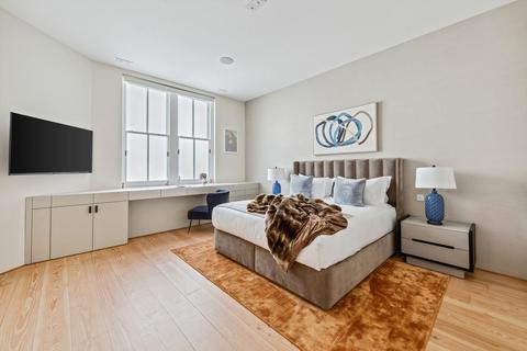 2 bedroom flat to rent, South Audley Street, London, W1K