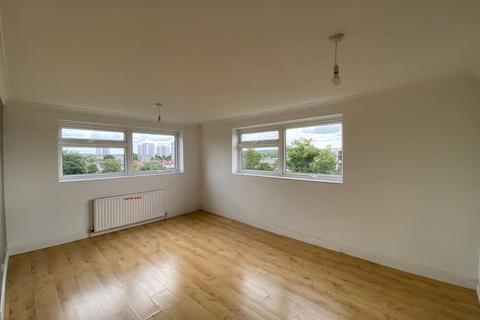 23 Lynwood Close, London, E18 1DP