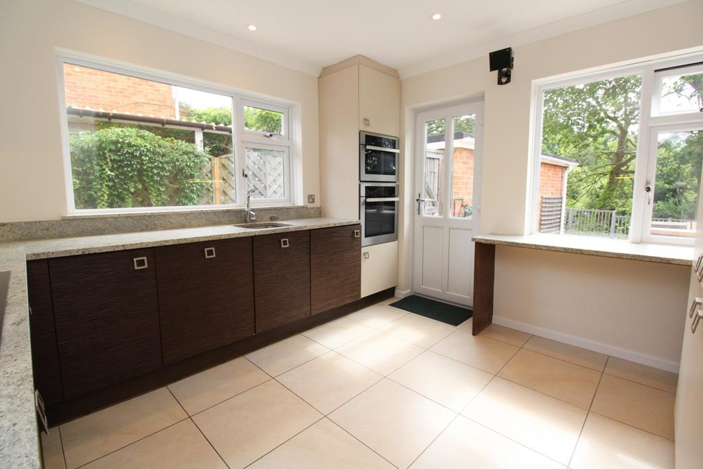 Cotes Avenue, Lower Parkstone, Poole 3 bed semidetached house to rent
