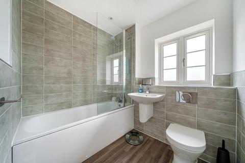 23 Breakspear Way, North Leigh, Witney, OX29 6AF