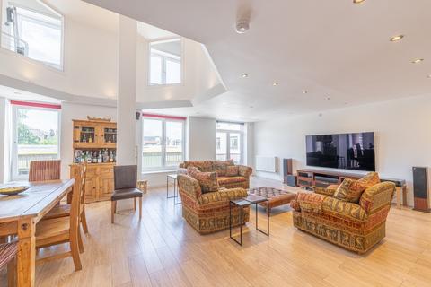 2 bedroom flat to rent, Dunedin Street, Canonmills, Edinburgh, EH7