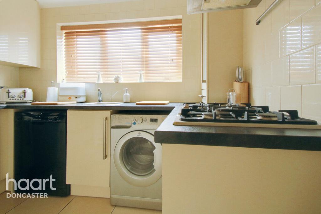 Harpenden Drive, Doncaster 3 bed detached bungalow £220,000