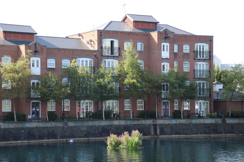 Merchants Quay, Salford Quays, Salford, Lancashire, M50 2 bed apartment