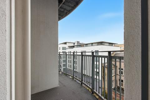 2 bedroom flat to rent, High Street, Glasgow, G1