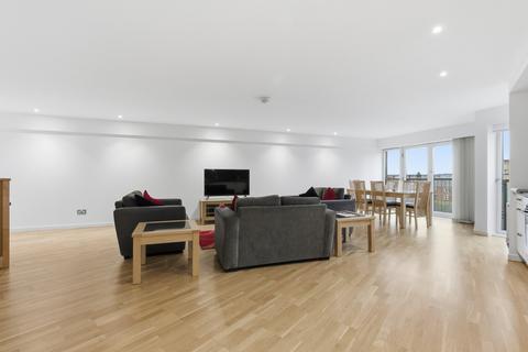 2 bedroom flat to rent, High Street, Glasgow, G1