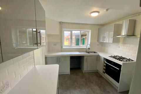 22 Bretts Mead, Luton, LU1 5NG