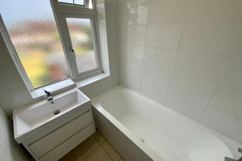 22 Bretts Mead, Luton, LU1 5NG