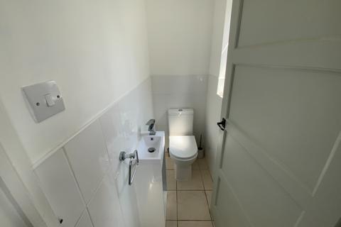 22 Bretts Mead, Luton, LU1 5NG