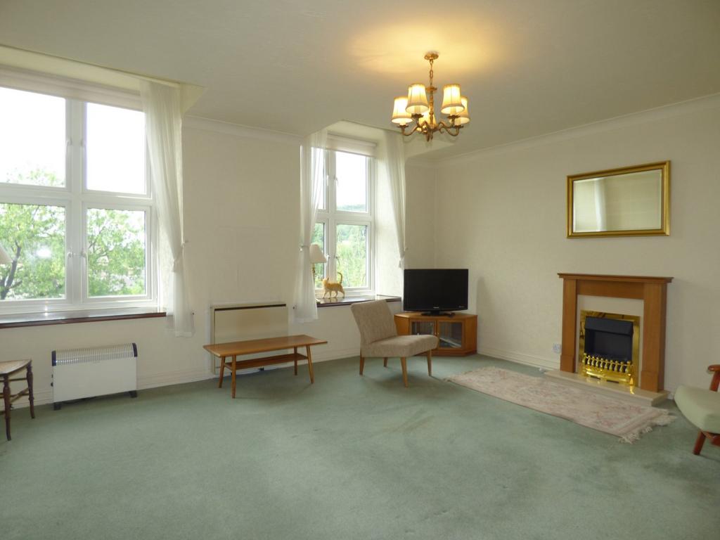 Willow Bank, Uppermill, Saddleworth, OL3 2 bed apartment £190,000
