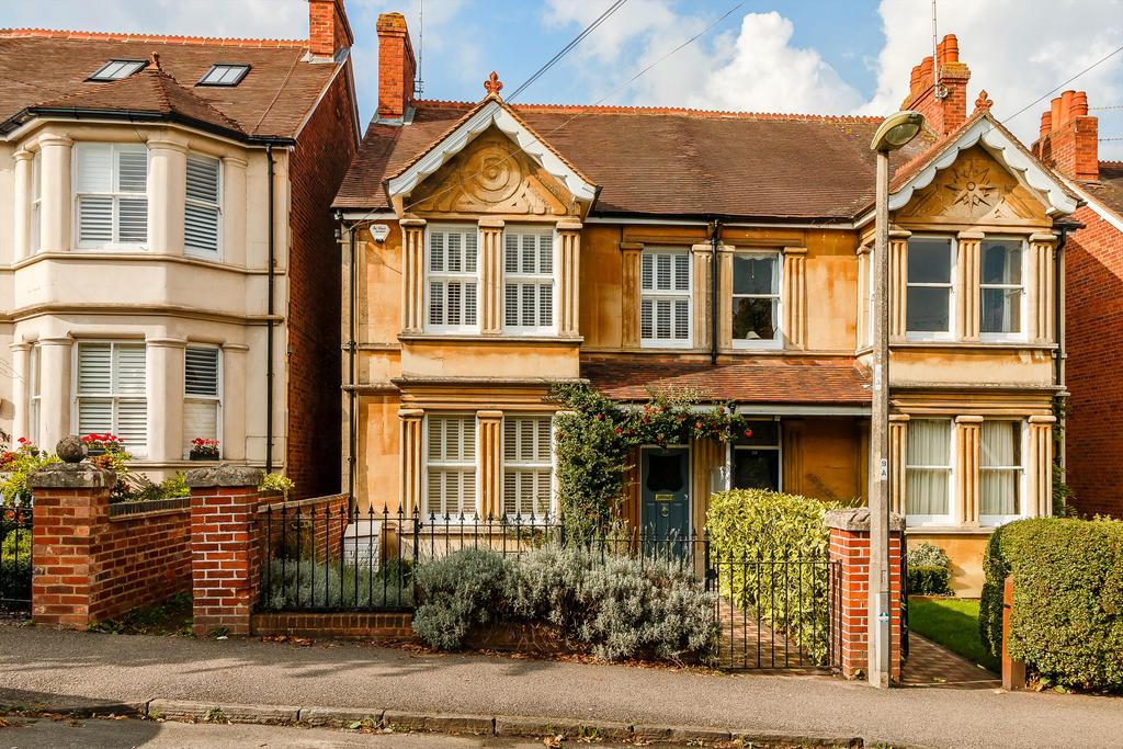St. Andrews Road, HenleyonThames... 4 bed semidetached house £