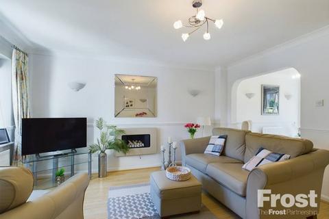 3 bedroom link detached house for sale, Simmons Place, Staines-upon-Thames, Surrey, TW18