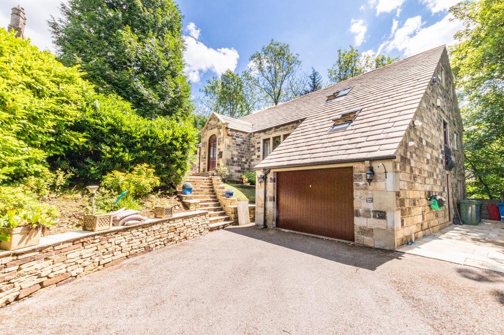 Huddersfield Road, Delph, Saddleworth, OL3 4 bed detached house for sale £750,000
