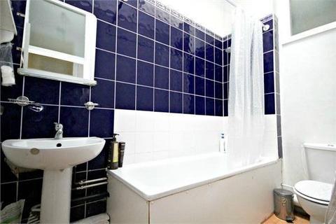 2 bedroom flat to rent, Chapter Road, Willesden Green