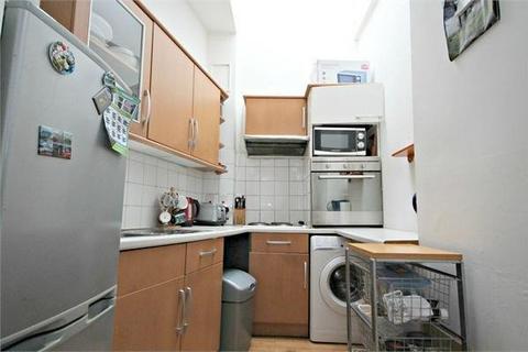 2 bedroom flat to rent, Chapter Road, Willesden Green