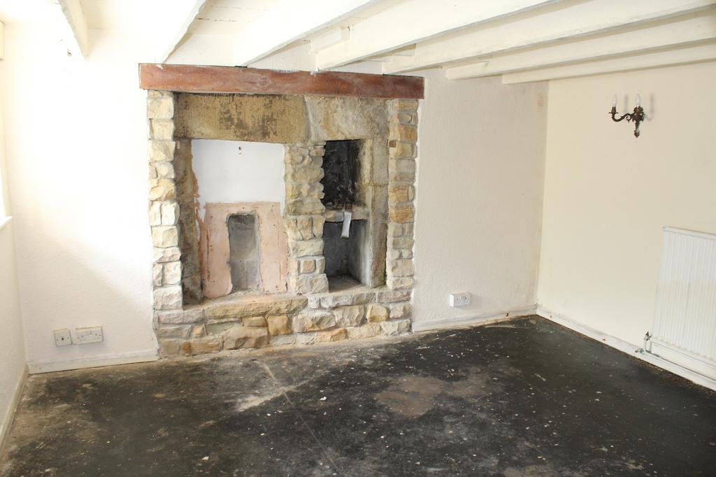 Strettea Lane, Higham, Derbyshire.... 3 bed cottage £140,000