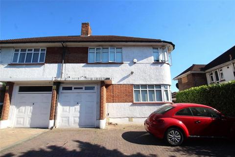 6 bedroom property to rent, Court Road, London, SE9