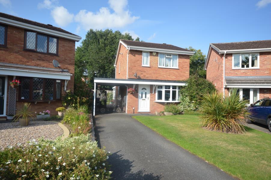 Lawford Close, Aqueduct 3 bed detached house for sale £240,000