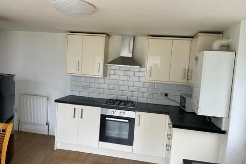 2 bedroom flat to rent, Chigwell, IG7