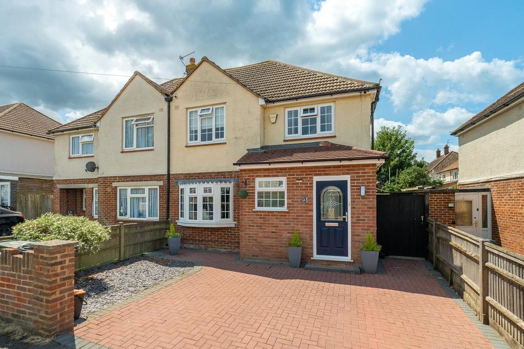 Lincoln Road Maidstone Me15 3 Bed Semi Detached House For Sale £375 000