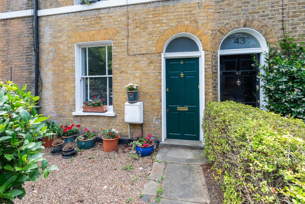 Dacre Park, Lewisham, SE13 2 bed house for sale £595,000