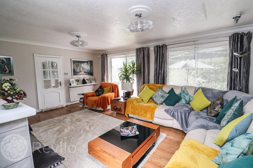 Tonacliffe Road, Whitworth, OL12 3 bed detached house for sale £400,000