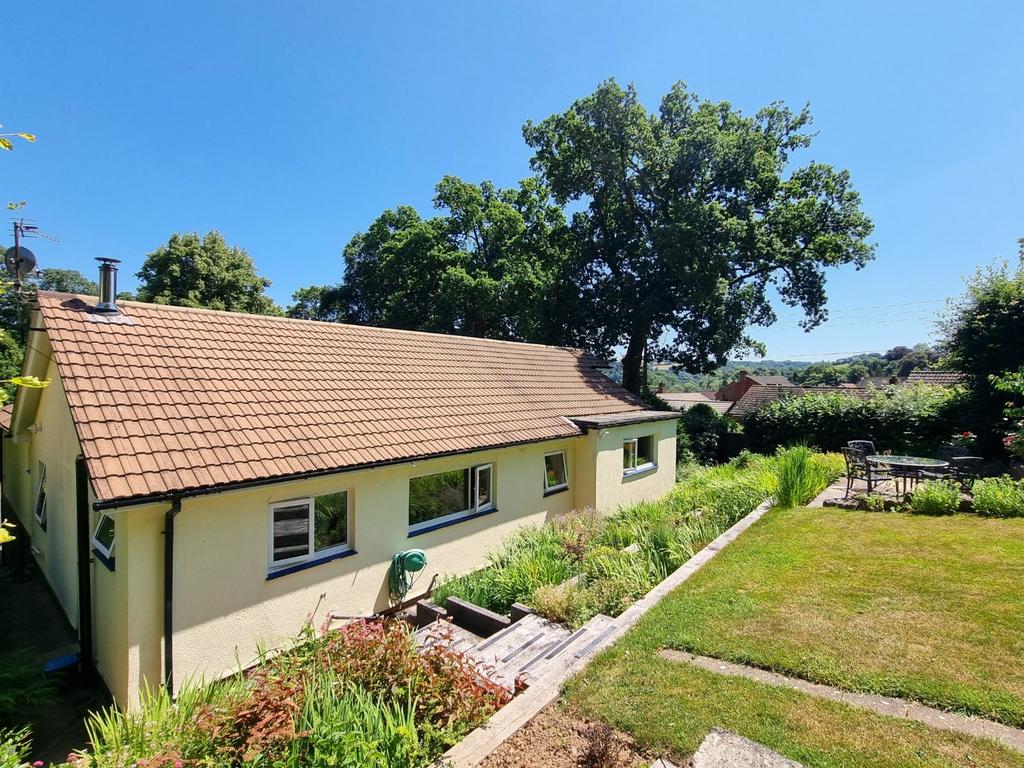 Howden, Tiverton, Devon, EX16 5 bed bungalow for sale £695,000