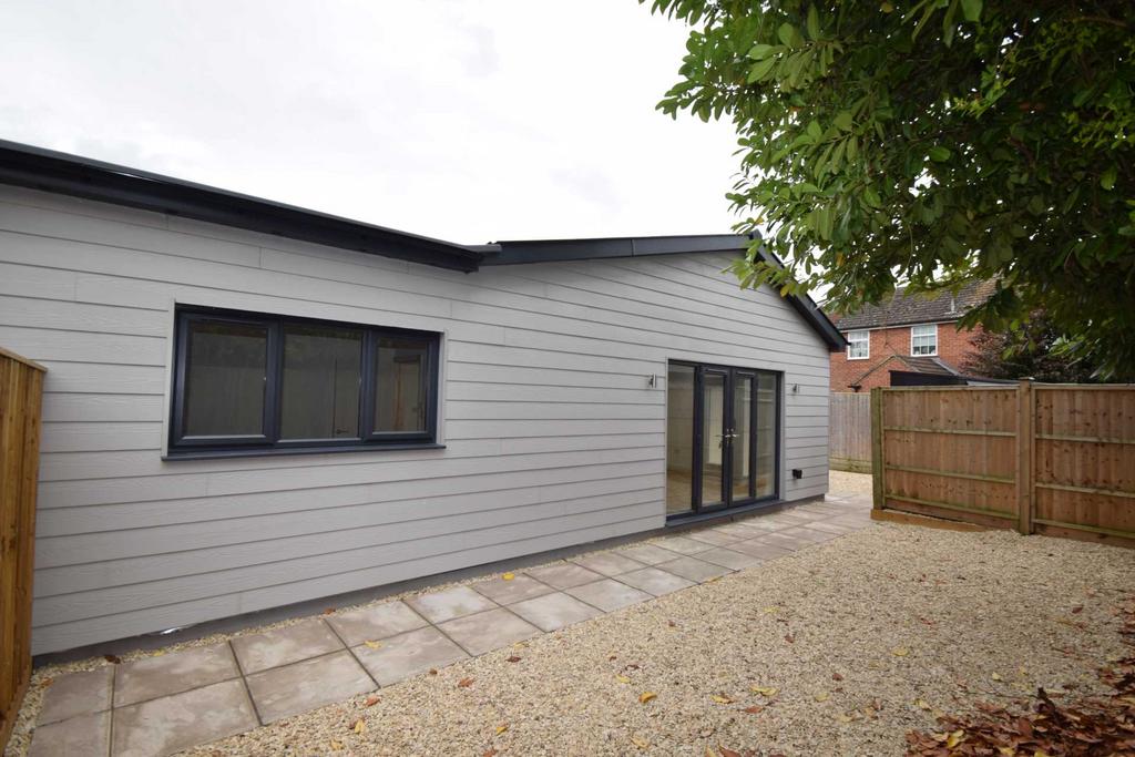 high-street-chalgrove-2-bed-semi-detached-bungalow-1-300-pcm-300-pw