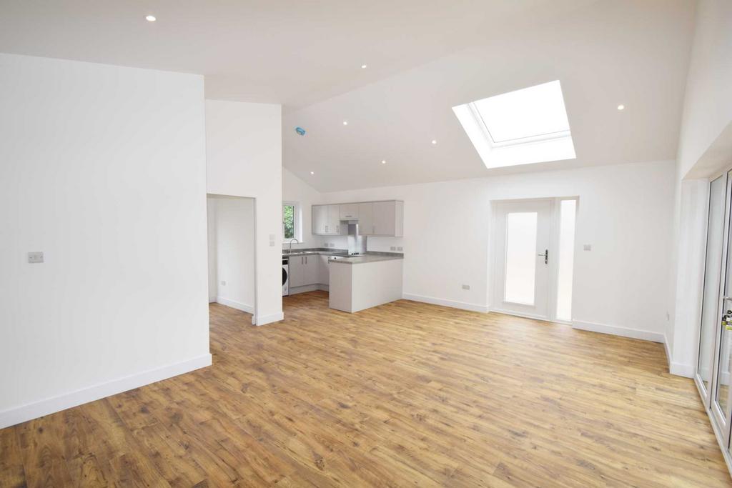 high-street-chalgrove-2-bed-semi-detached-bungalow-1-300-pcm-300-pw