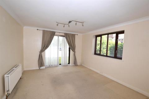 25 Pearce Manor, Chelmsford, CM2 9XH
