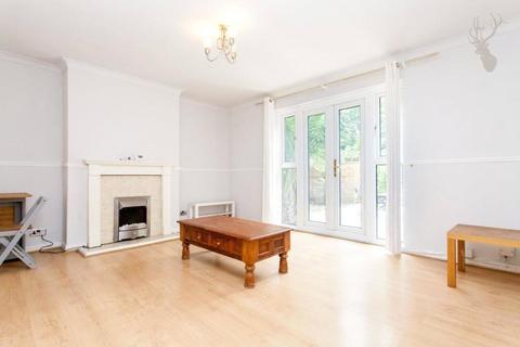 3 bedroom maisonette to rent, Cavendish Street, Hoxton, Islington, London, N1