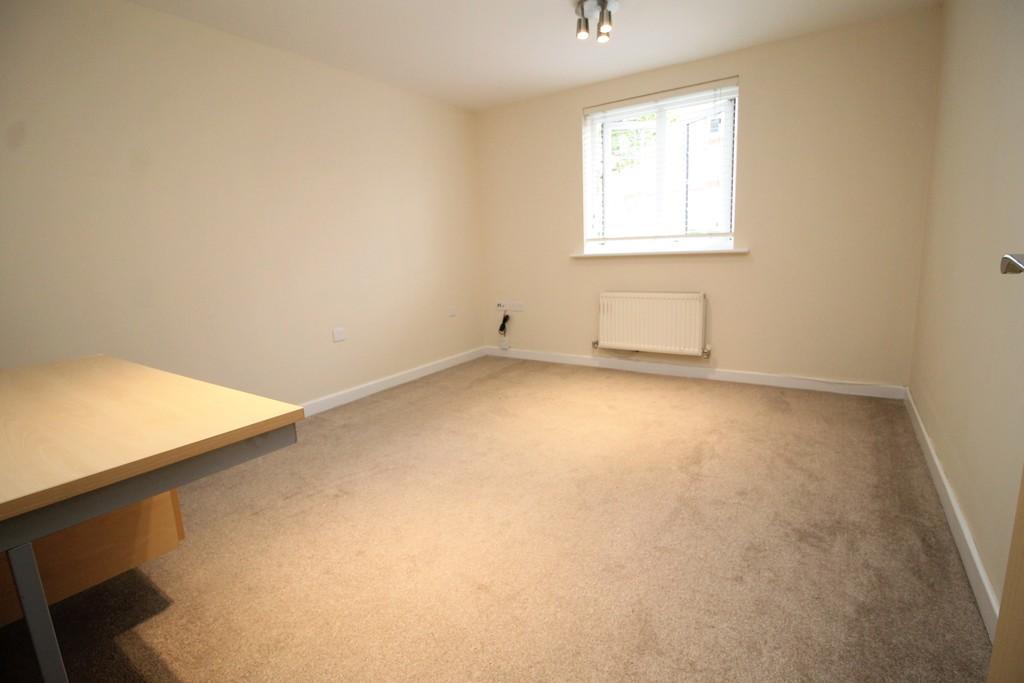 Lounge (Desk to be removed)